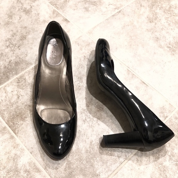 Calvin Klein Black Patent Leather Pumps 